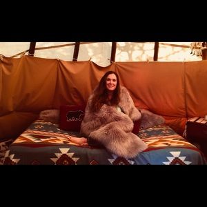 Meet your Posher, Hilary